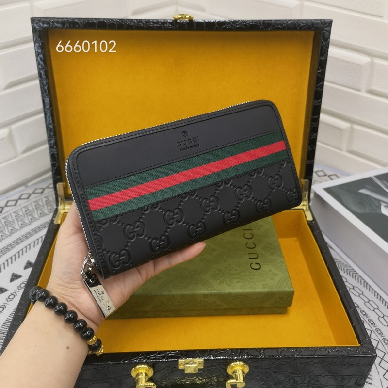 Gucci Wallets 19